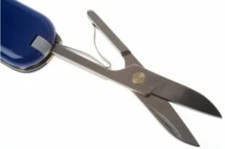 Victorinox Classic SD, Blue -Knifeshop VT0 6223 2 03 victorinox classic sd blauw vt0 6223 2 d3