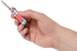 Victorinox Classic SD Let It Pop! Limited Edition 2019 0-6223-L1910 Swiss Pocket Knife -Knifeshop VT0 6223 L1910 05 victorinox