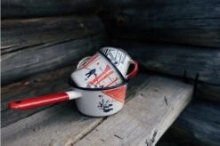 Knivesandtools Enamel Set E-SET-01, Mugs 8 Cm, 10 Cm & Saucepan 14 Cm, Enamel Crockery 14 Knivesandtools Enamel Set E-SET-01, Mugs 8 Cm, 10 Cm & Saucepan 14 Cm, Enamel Crockery -Knifeshop knivesandtools enamelware 10